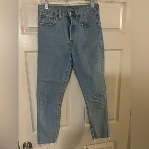 LEVI’s 501 Skinny Filforme, Light Wash, Size 27